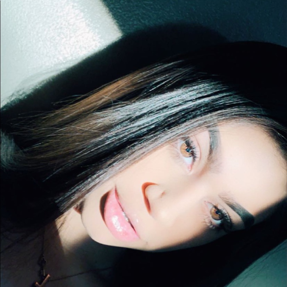 Meet your Posher, Brooke